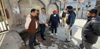 🟥 ਜਲੰਧਰ ਵੈਸਟ ਵਿੱਚ ਵਿਕਾਸ ਕਾਰਜਾਂ ਦਾ ਮੇਅਰ ਵਨੀਤ ਧੀਰ ਵੱਲੋਂ ਨਿਰੀਖਣ, ਅਧਿਕਾਰੀਆਂ ਨੂੰ ਕੰਮ ਤੇਜ਼ ਕਰਨ ਦੇ ਨਿਰਦੇਸ਼