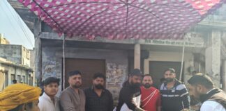 📰 ਗੋਰਵਰ ਕਾਲੋਨੀ, ਜਲੰਧਰ ਵਿੱਚ ਮਹਾਸ਼ਿਵਰਾਤਰੀ ਮੌਕੇ M and M Car Bazaar ਤੇ ਗੋਰਵਰ ਕਾਲੋਨੀ ਮਾਰਕਿਟ ਵੱਲੋਂ ਲੰਗਰ ਦੀ ਸੇਵਾ, Daily Headline Punjab ਟੀਮ ਵੀ ਰਹੀ ਮੌਜੂਦ